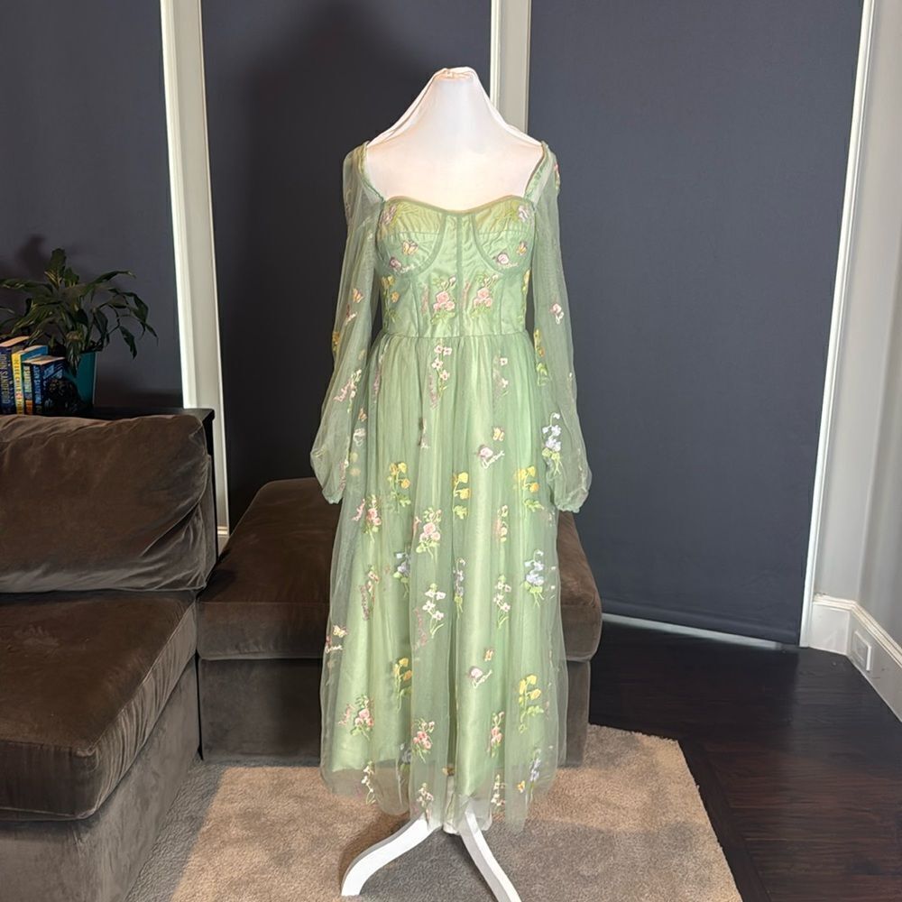 Green Long Sleeve Prom Party Dress Embroidered Flowers & Butterflies Size 12